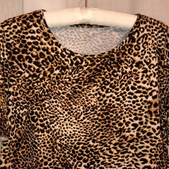 L Leopard Short Ruffle Sleeve Crewneck Top - Picture 4 of 8